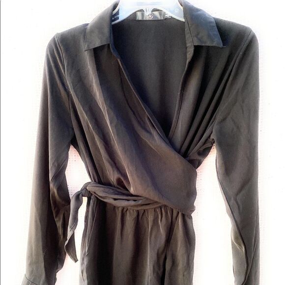 Missguided‎ Wraparound Shorts Romper - Picture 3 of 9